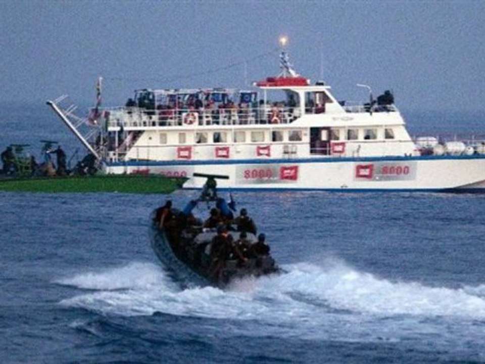 tvxs.gr / Ένα φιάσκο και εννέα κηδείες - Α' μέρος