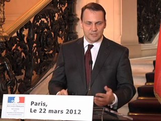 Entretien entre Alain Juppé et son homologue polonais Radislaw Sikorski (22.03.12)