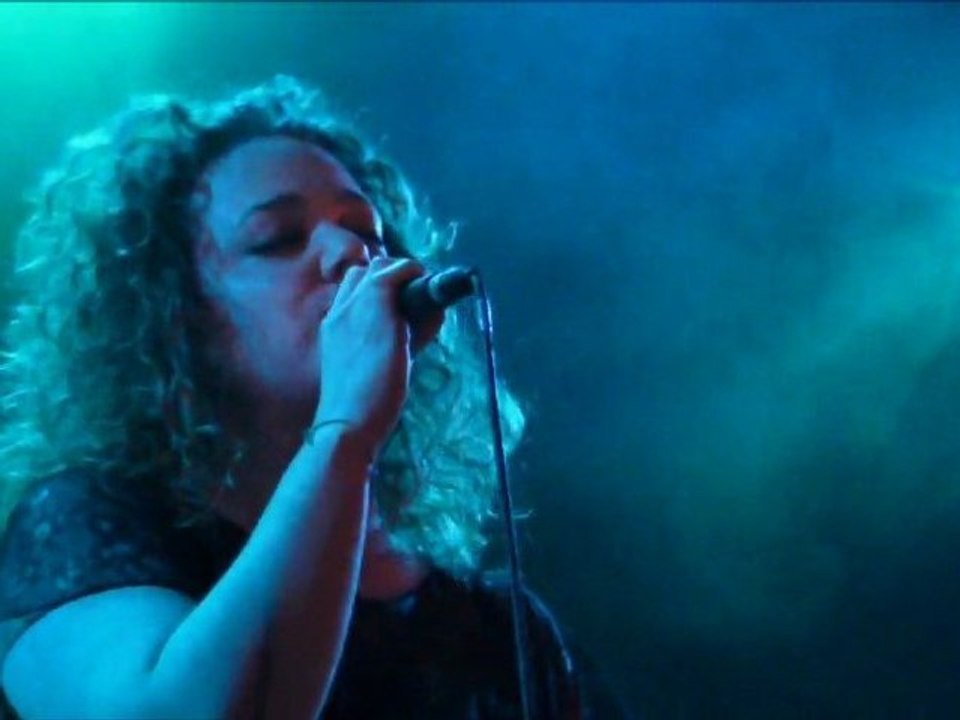 MADELEINE BESSON LIVE IN PARIS AU DIVAN DU MONDE LE 13 MARS 2012