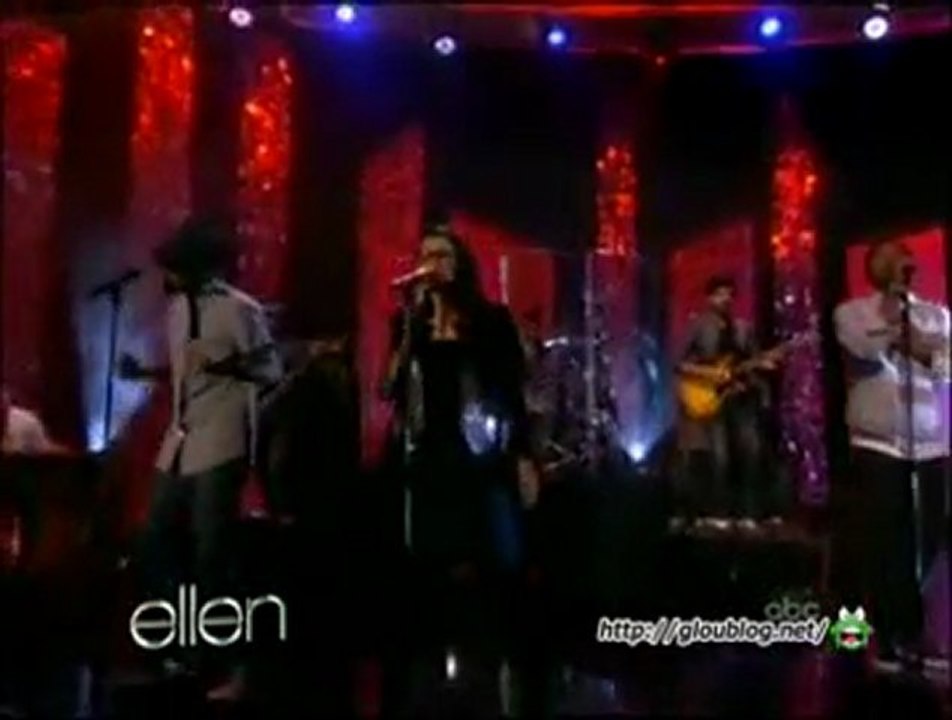 K'Naan And Nelly Furtado Performance Mar 22 2012