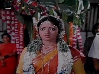 KELVIYUM NAANE BATHILUM NAANE - Srividya Stopping Karthik'e Marriage