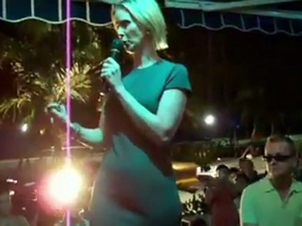 Kathy Bates Reveals Past Cancer Scare