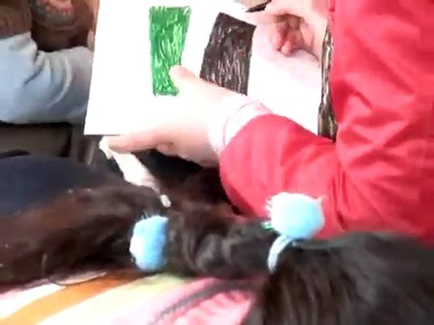 فري برس حرائر معضمية الشام وداريا والقيام بجلسة ترفيهية للأطفال للتخفيف من معاناتهم بعد أن سلبهم النظام حقهم في أبسط وسائل الحياة 22 03 2012