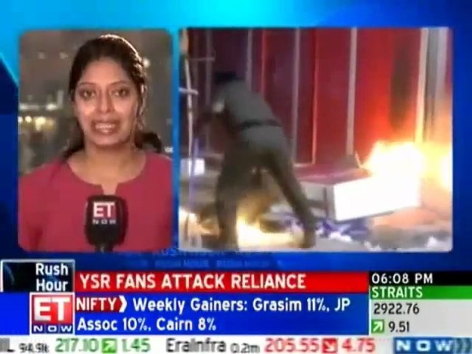 YSR fans attack Reliance outlets across Andhra