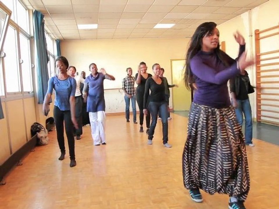 Cours de danse soninké (par la Fédération 2eme Génération)