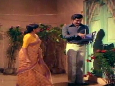 Kodallu Vastunnaru Jagratha - Saradha Meets Soban Babu