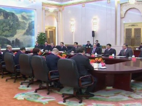 KMT Chairman Meets Hu Jintao in Beijing