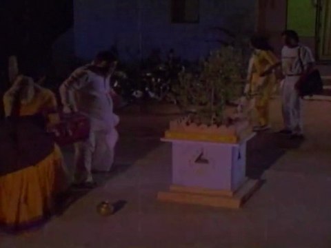 Zoo LaKa Taka - Chandra Mohan And Rajendra Prasad Escapes From Home