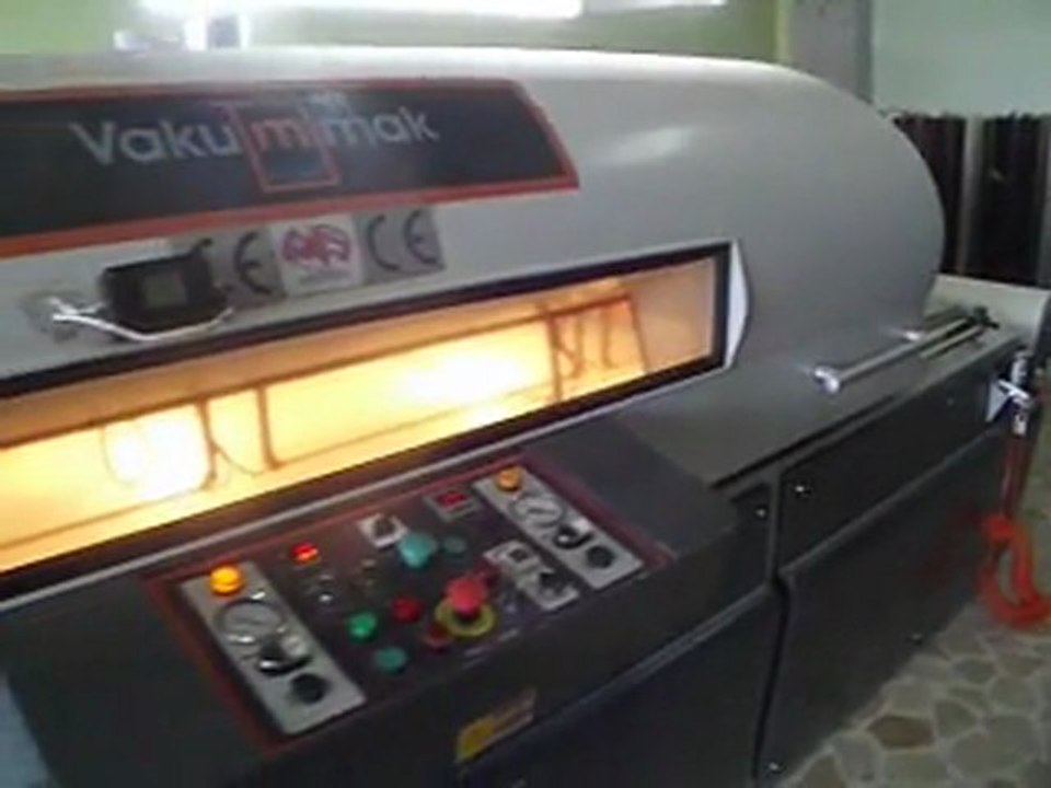 vacum pres mebran pvc vakummak vakum pres makinasında kapak basımından bir görüntü vakum pres pin sistemi