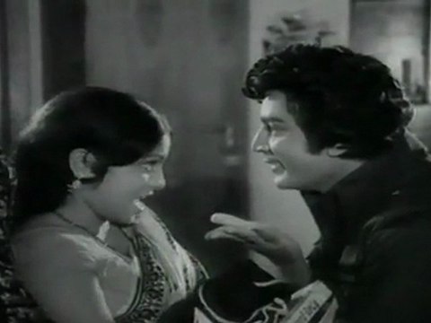 Vijaya - Murali Mohan Romantic Scene