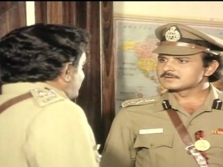 Nippulanti Manishi - Inspector Appreciates Sarath Babu
