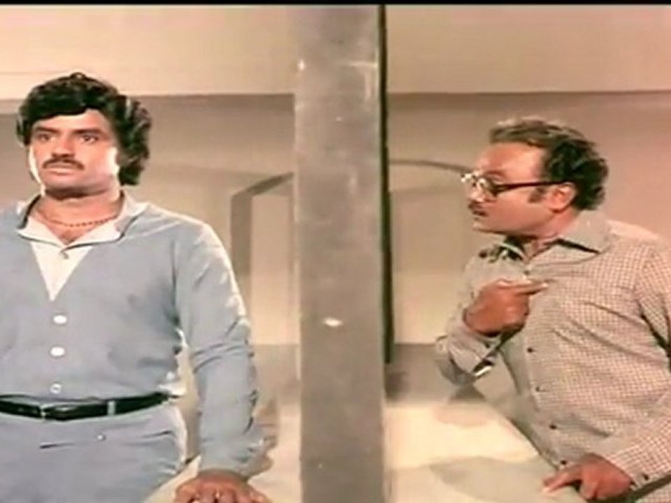 Nippulanti Manishi - Bala Krishna Miss Understands Sarath Babu