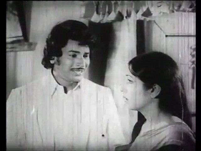 Bommarillu - Eswar Rao Becomes A Doctor