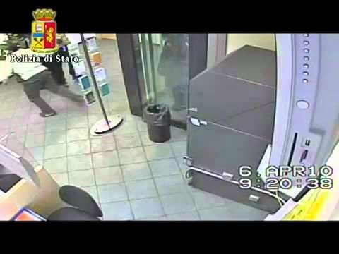Roma - Riconosciuti dal video, 2 arresti per rapina in bancaa a Prati Fiscali (22.03.12)