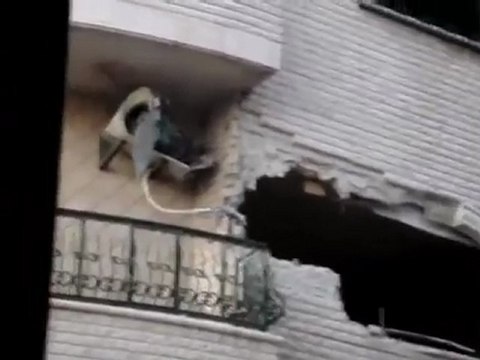 فري برس حماة الدمار في أحد البيوت نتيجة القصف 22 3 2012 ج4