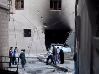 فري برس   حماة   الدمار في  أحد البيوت نتيجة القصف 22 3 2012 ج3