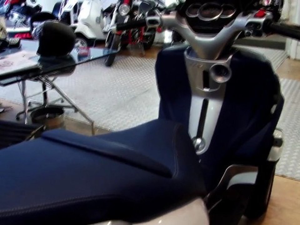 Piaggio mp3 Yourban scooter video