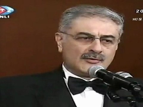 Münip Utandı ♫ Ağlamakla İnlemekle Ömrüm Gelip GeçiyorHD