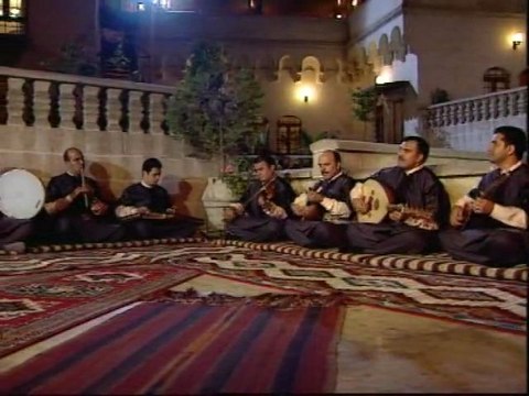 Halil Sezgin - Yeni Kapıda Atlılar