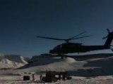 Un hélicoptère Apache s'écrase dans les montagnes afghanes
