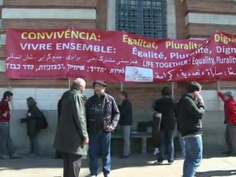 A Toulouse, un hommage aux victimes du tueur au scooter