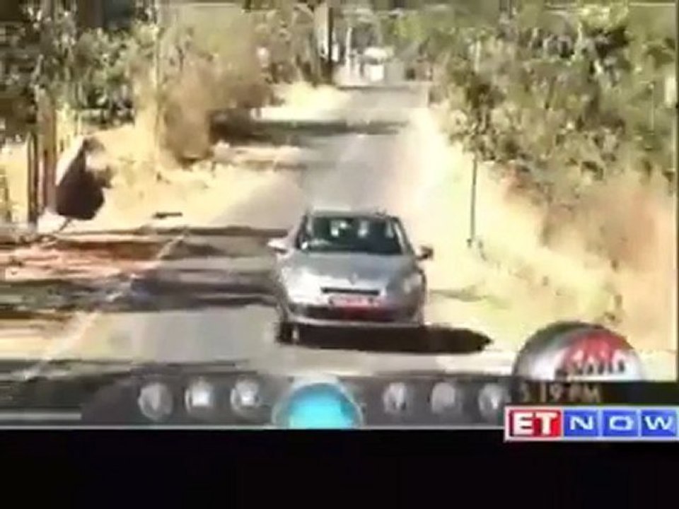 Review Renault Fluence E4 diesel - ZigWheels