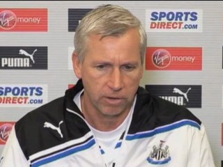 Newcastle - Pardew: "Nessuna distrazione"