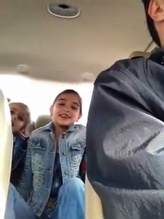 YAŞAR ÇELİK TORUNLARLA TÜRKÜ