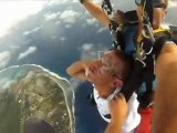 Franckyfranck saute en Parachute au dessus de Moorea