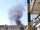 فري برس حمص تصاعد اعمدة الدخان من سوق المسقوف وشرح لابو معاذ 23 3 2012