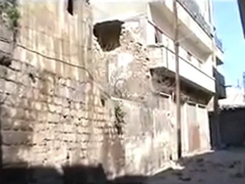 فري برس حمص باب هود واثار الدمار مع ابو معاذ 22 3 2012