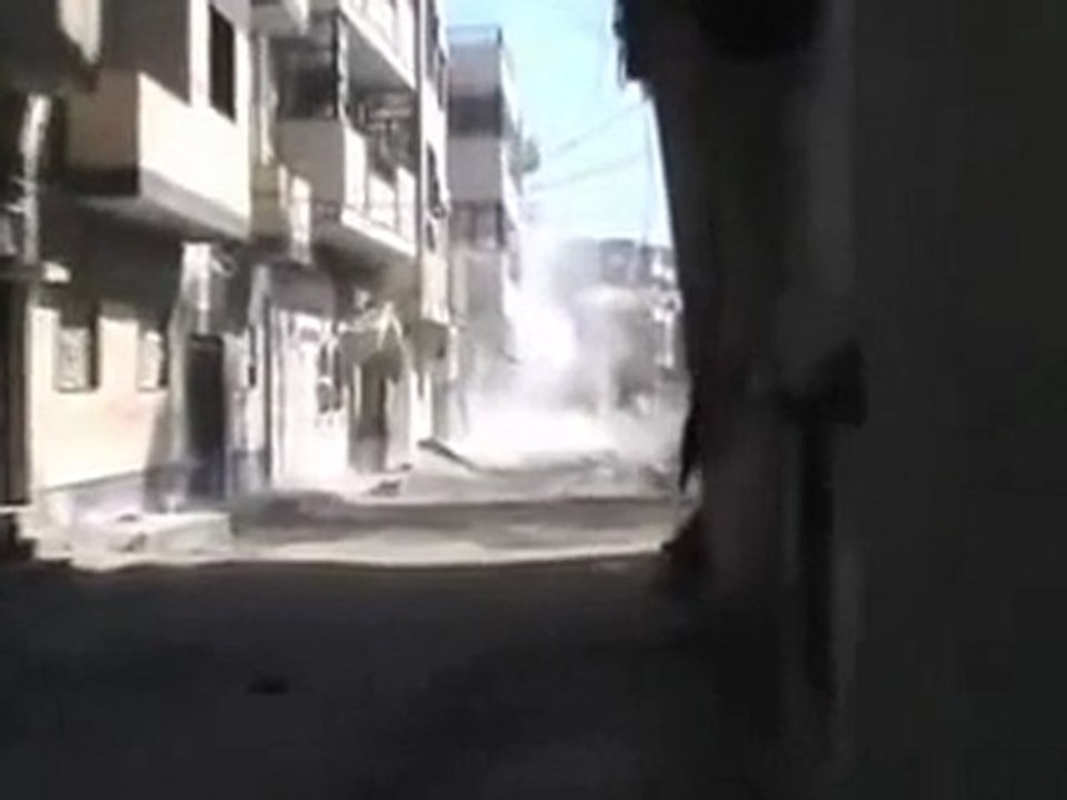 فري برس حمص باب السباع الصفصافة باب الدريب قصف بالجملة على المنازل  شاهدو بعينكم ياعرب 23 3 2012