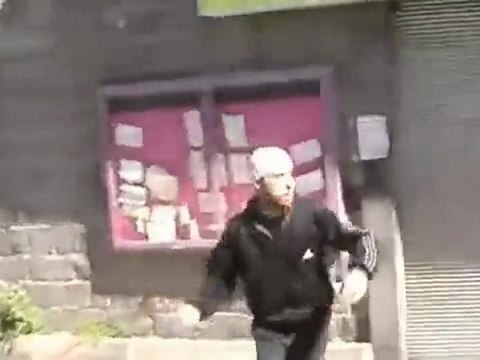 فري برس حمص اصوات القصف في السوق الاثري مع ابو معاذ23 3 2012