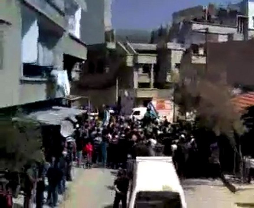 فري برس ريف دمشق عين منين مظاهرة جمعة قادمون يادمشق 23 3 2012 ج4