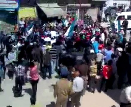 فري برس ريف دمشق عين منين مظاهرة جمعة قادمون يادمشق 23 3 2012 ج1