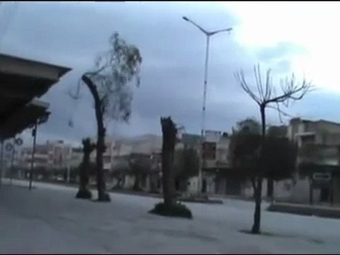 فري برس حماة المحتلة قصف حي الاربعين بالدبابات قادمون يادمشق 23 3 2012