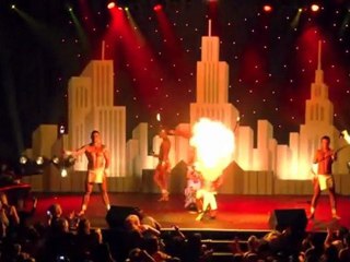 SPECTACLE CHIPPENDALES