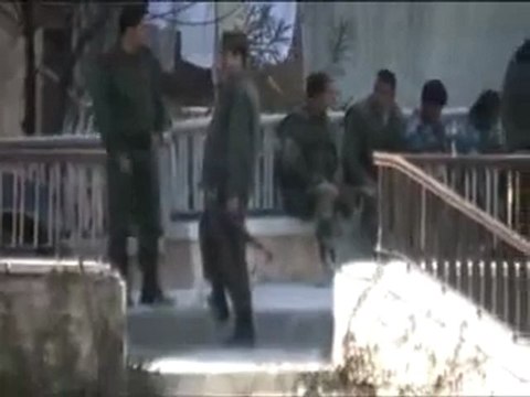 فري برس اللاذقية عناصر الأمن و الشبيحة في الطابيات 23 3 2012 ج1