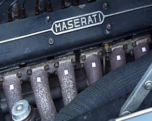 Test d'un moteur Maserati 3500 avec les vignettes REDtech