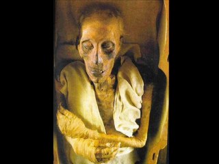 هذا هو فرعون الذي قال أنا ربكم الأعلى