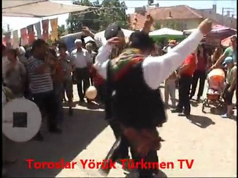 ISPARTA İL BEYİ MUSTAFA KÜÇÜKYAMAN'NI İZMİR BUCA BELENBAŞINDA ZEYBEK OYUNU