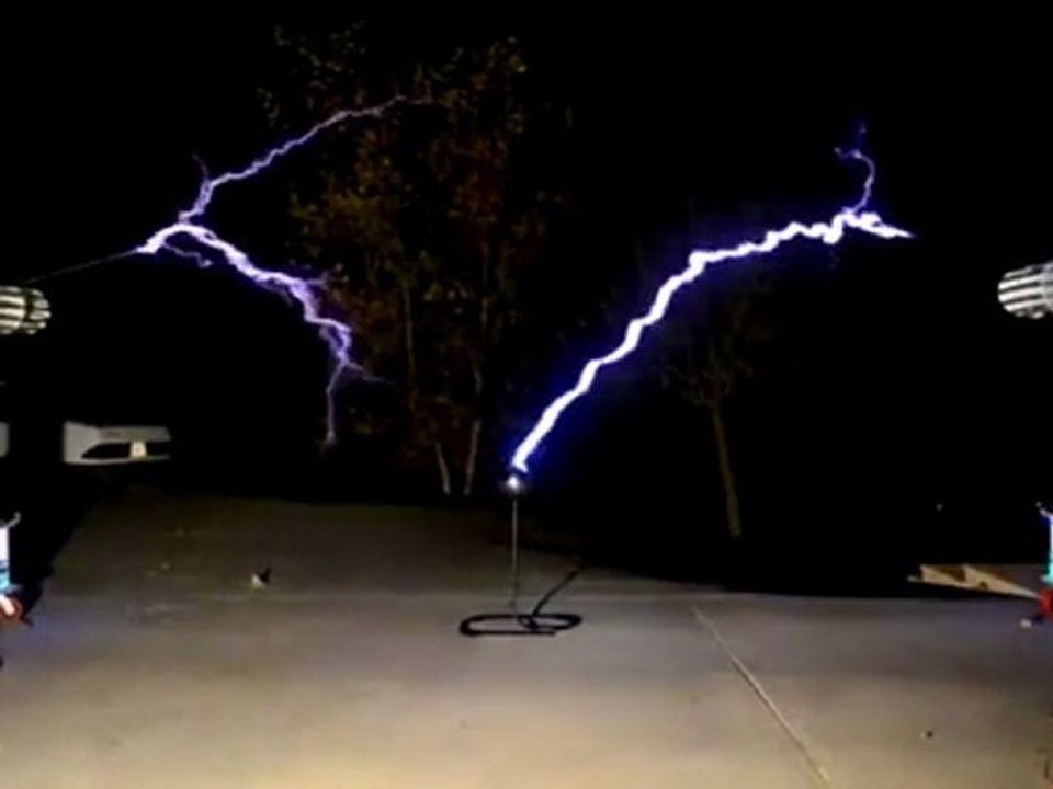 Tesla Coils Play Sweet Home Alabama