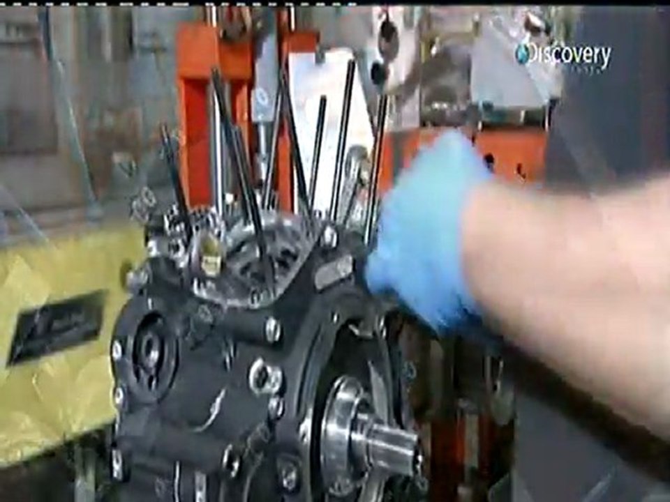 Cumhur öğretmen sunar Çift silindir motor nasıl çalışır?