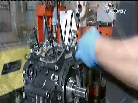 Cumhur öğretmen sunar Çift silindir motor nasıl çalışır?