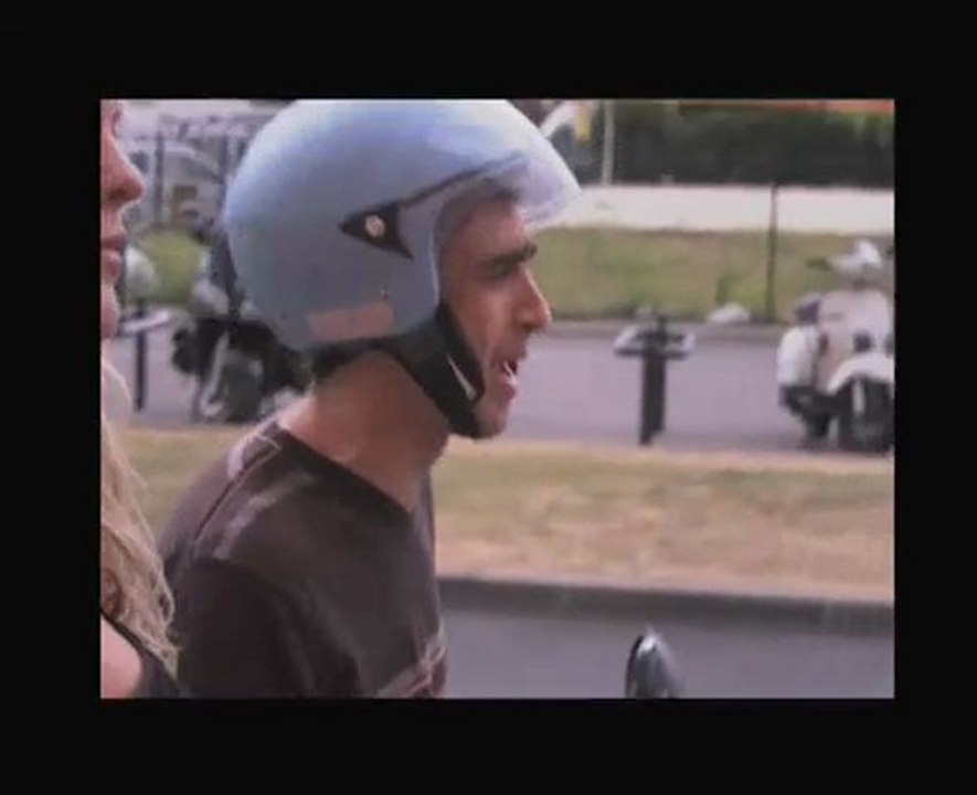 courir-apres-amour-scooter