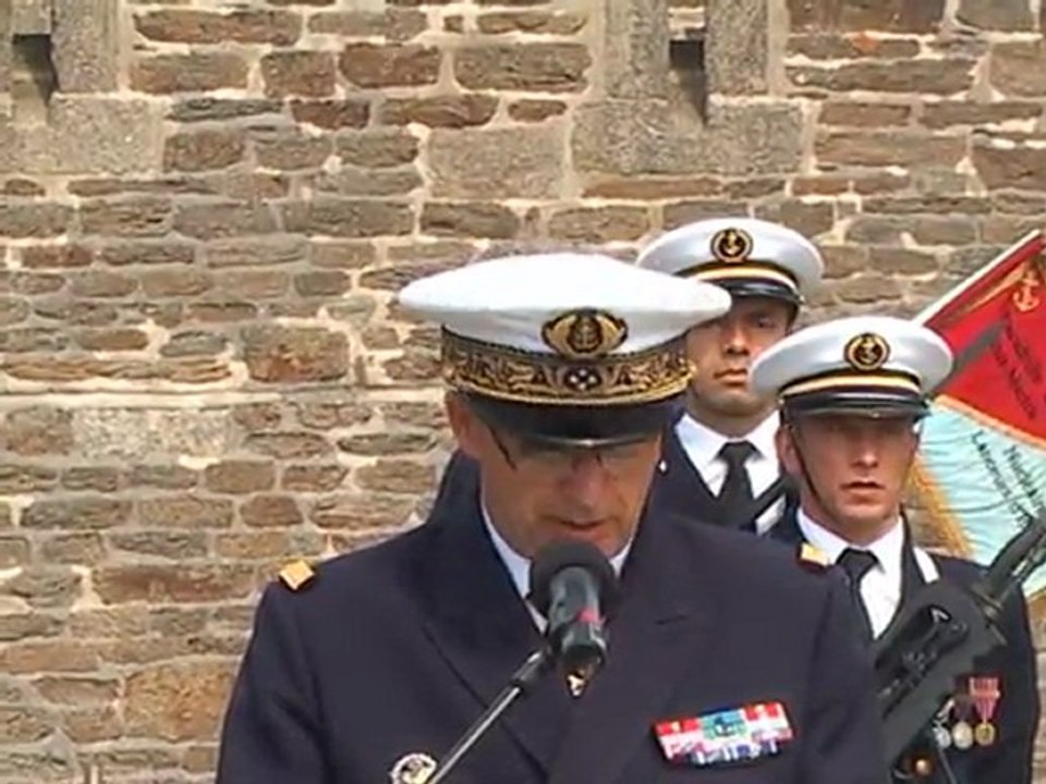 (04)-Samedi 04 juin 2011-Allocution du Vice-Amiral d'Escadre de Saint Salvy, préfet maritime de...
