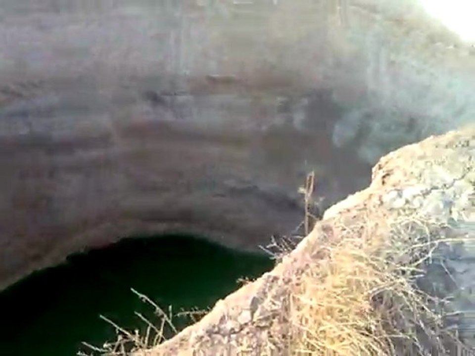 Karapınar Obruğu 100 Metre Toprak Çökmesi.