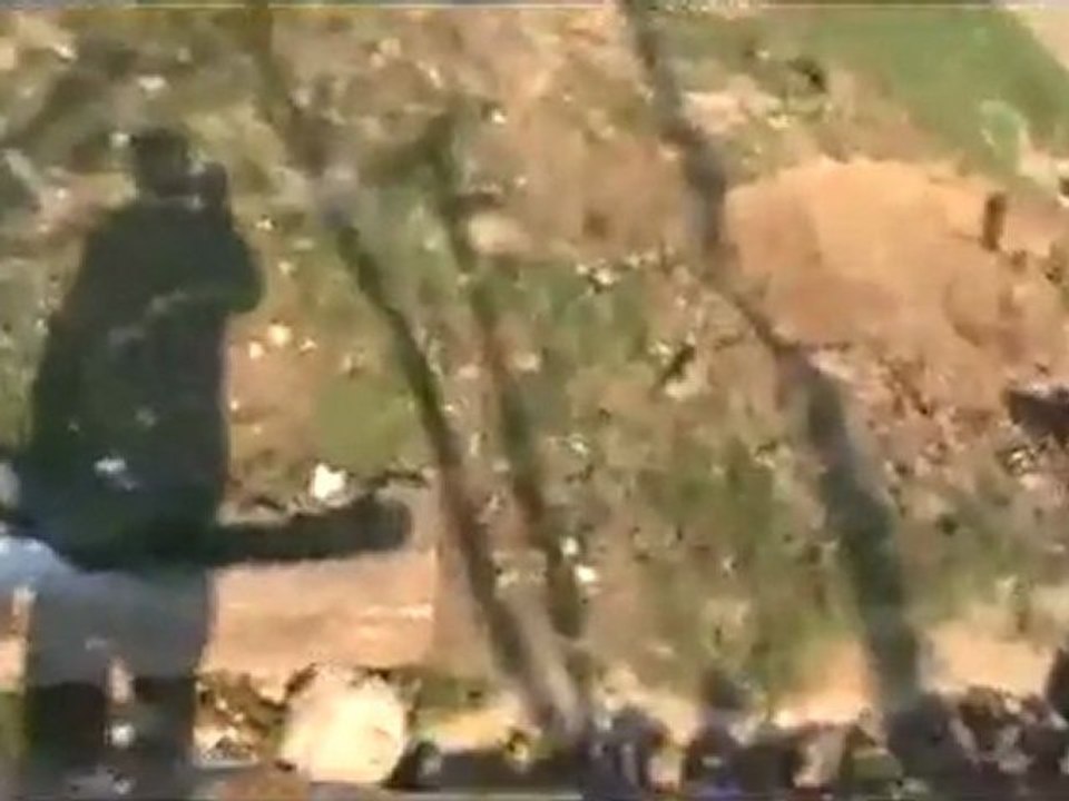 فري برس حماه المحتلة سقوط قذيفتا دبابة بالقرب من أحد المنازل في قلعة المضيق 23 3 2012