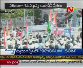 Anna Hazare on fast, attacks 'deaf and dumb' government