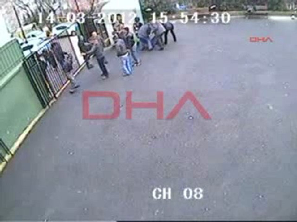 Okulda An An Bıçaklı Dehşet!